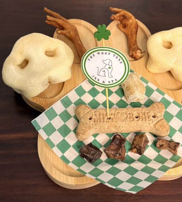 Woof Tone Inn & Spa - Sibling Share Board